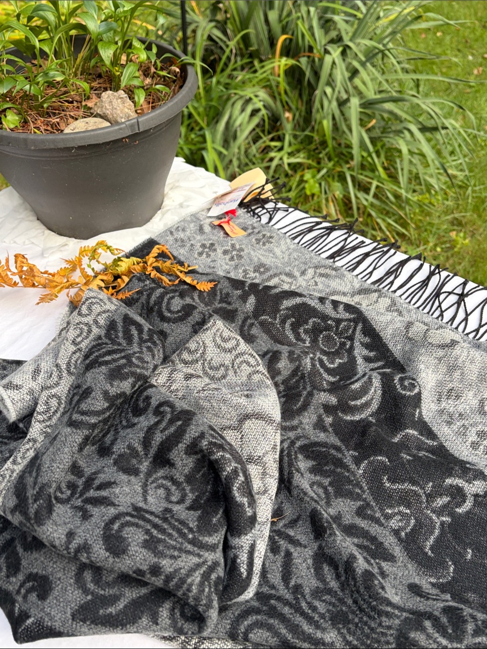 Gray Patterned Wool Scarf - Picture 5 of 6